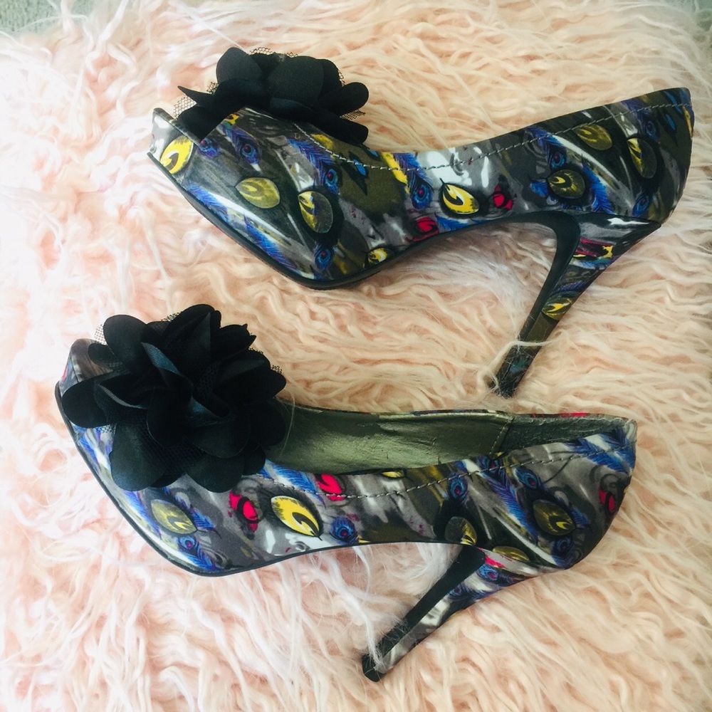 Dolce Mojo Moxy Peacock Peep Toe High Heel Shoe Peacock Feathers WaterColors